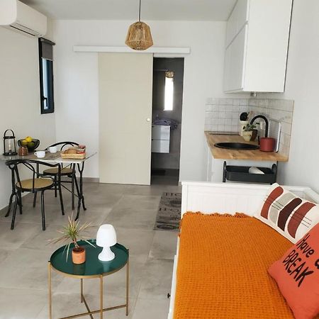 Charmant Studio Moderne Avec Exterieur "Dormir En Provence" Fontvieille Kültér fotó